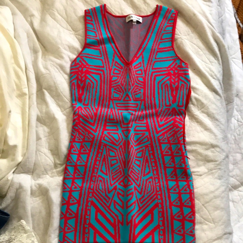 Bodycon line art red and blue above the knee dress